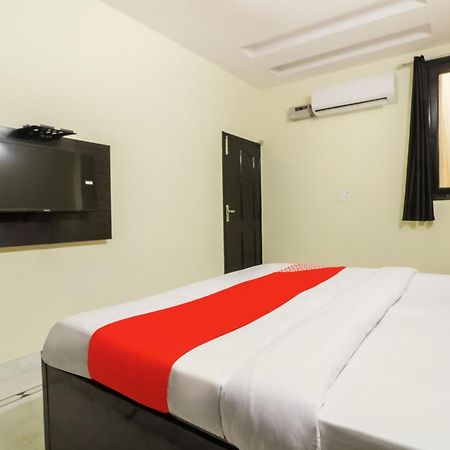 Hotel Golden Bridge Nuova Delhi Esterno foto