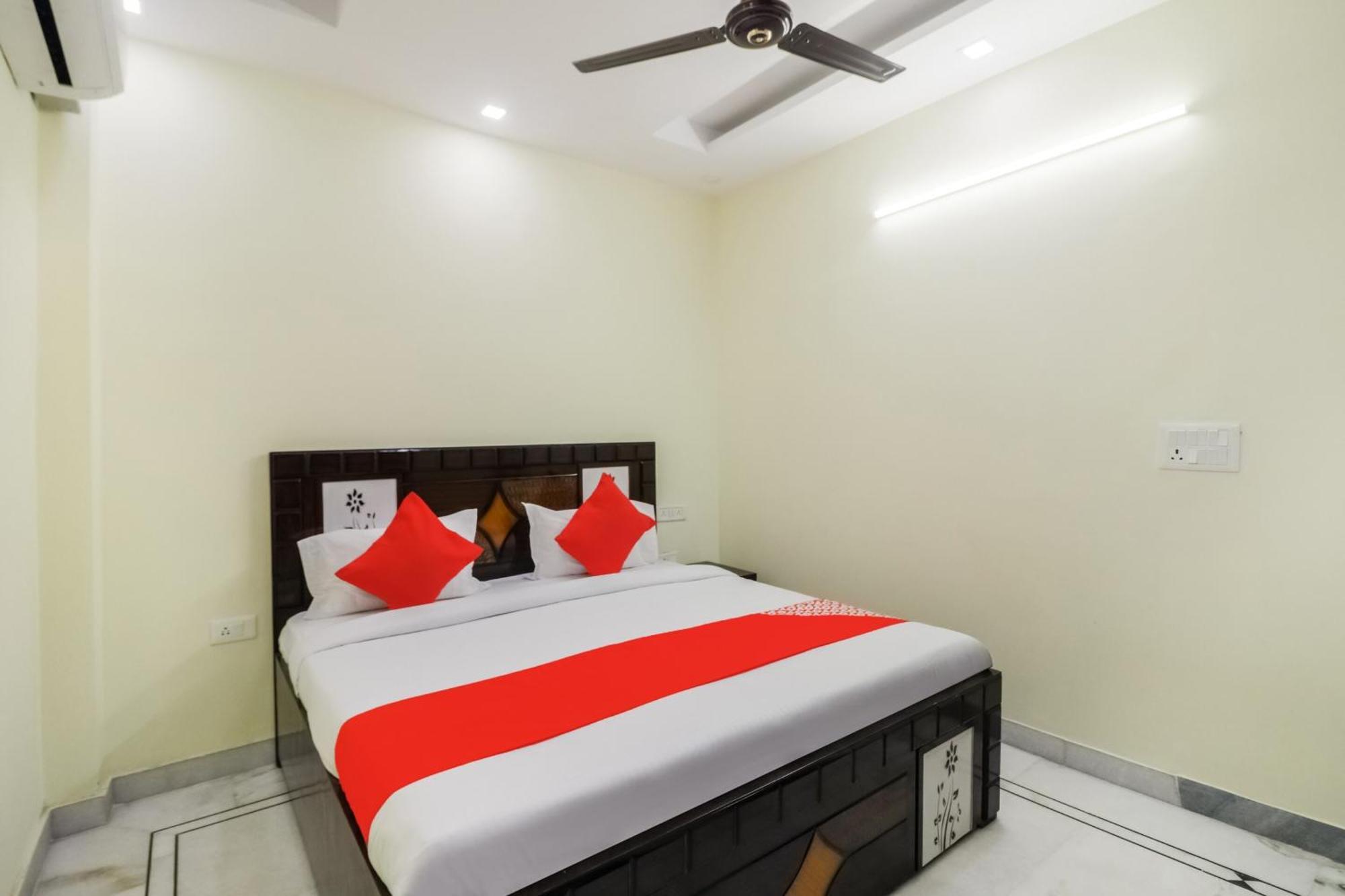Hotel Golden Bridge Nuova Delhi Esterno foto