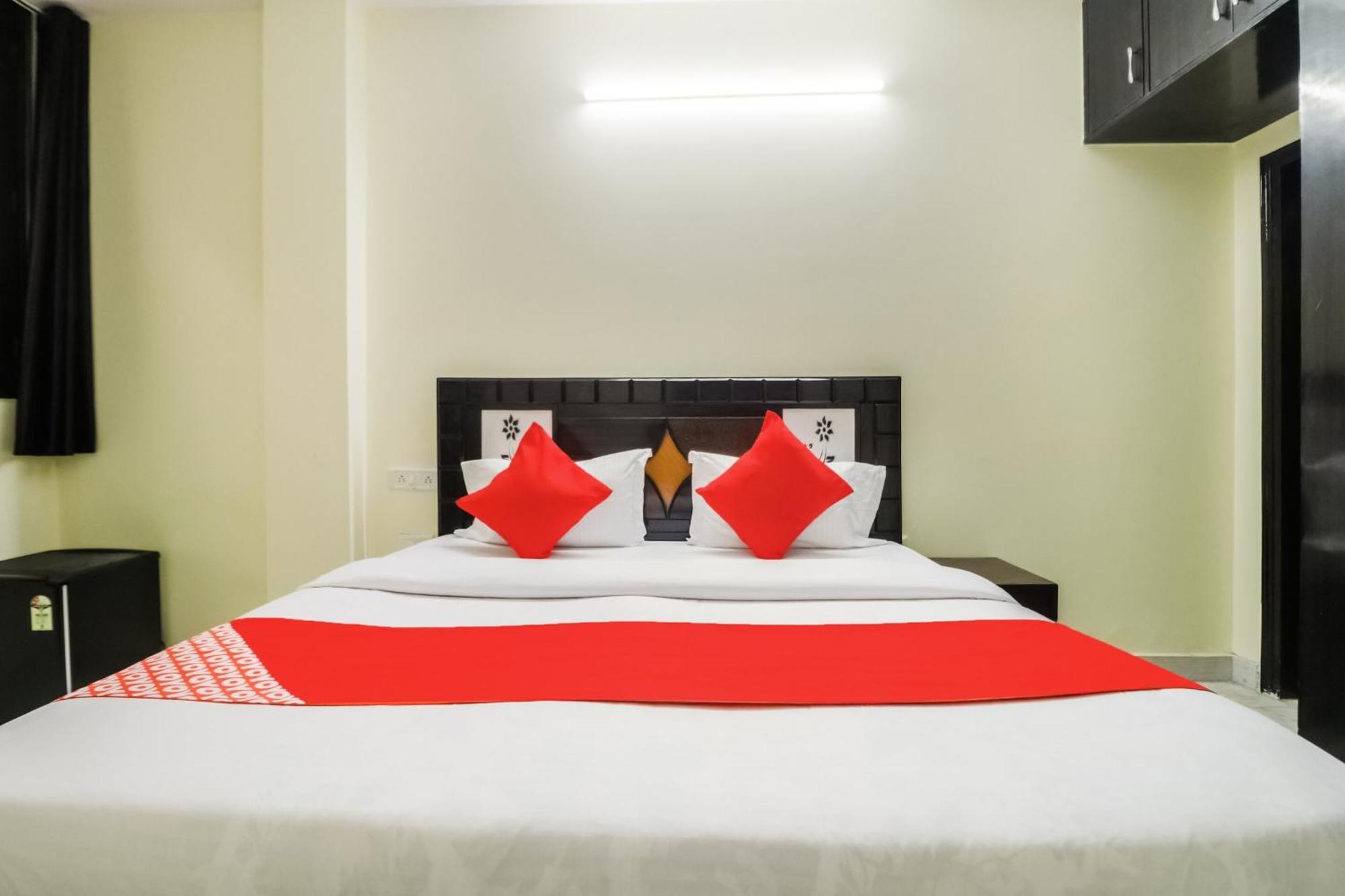 Hotel Golden Bridge Nuova Delhi Esterno foto