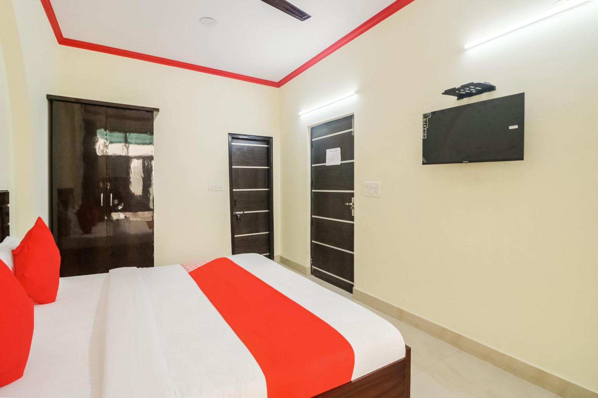 Hotel Golden Bridge Nuova Delhi Esterno foto
