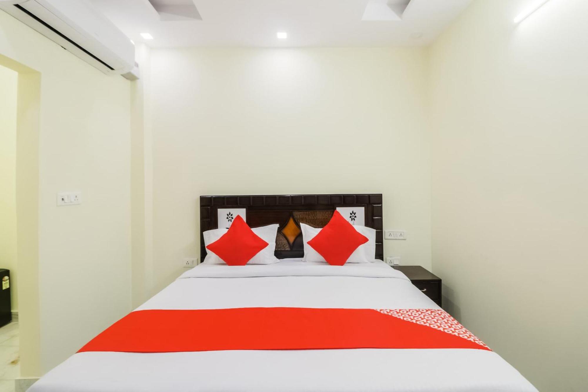 Hotel Golden Bridge Nuova Delhi Esterno foto