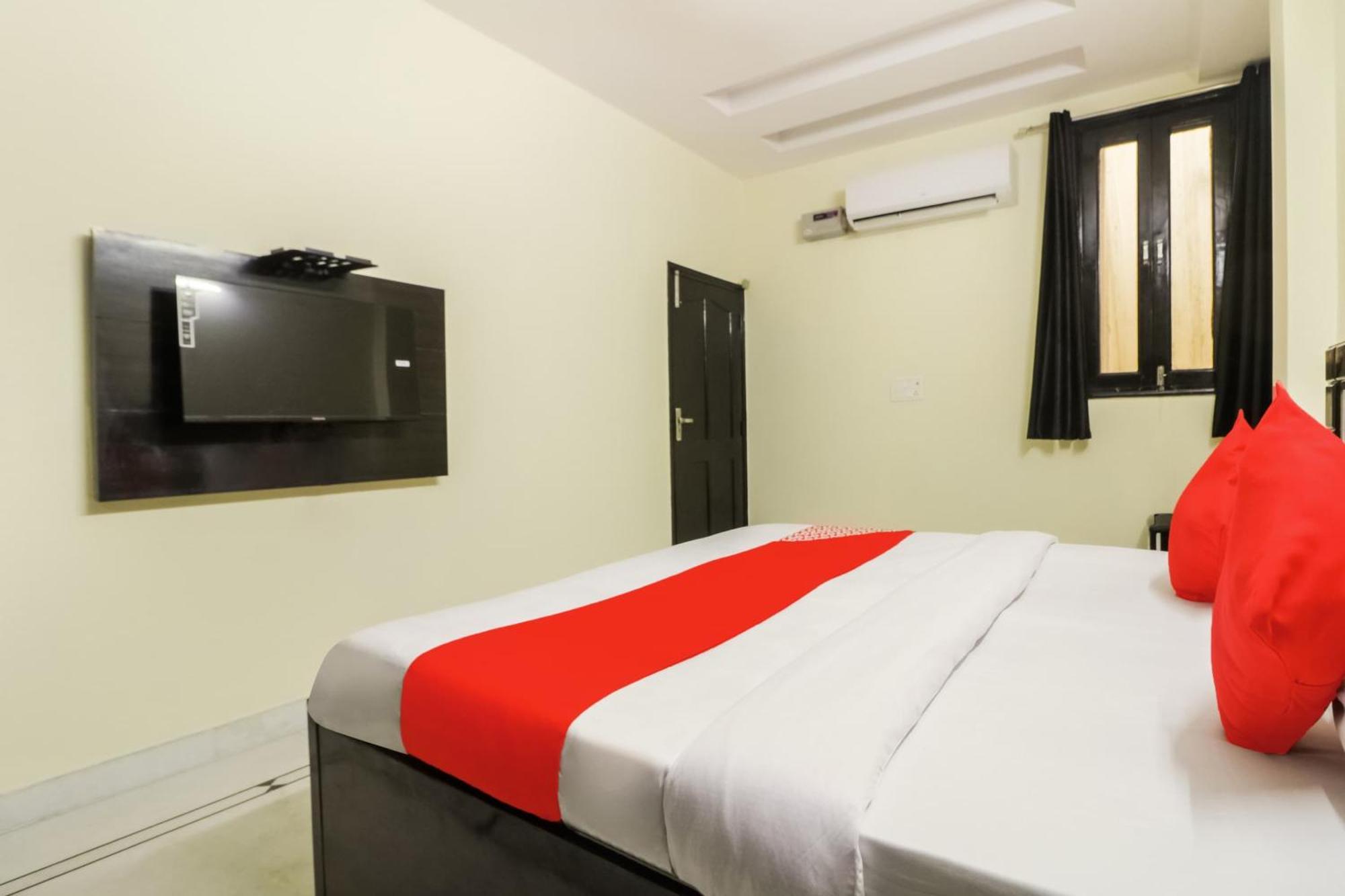 Hotel Golden Bridge Nuova Delhi Esterno foto